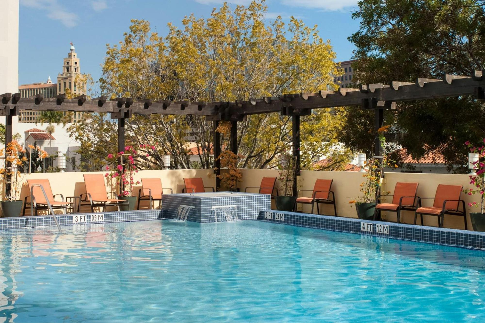 Courtyard Miami Coral Gables Exterior foto
