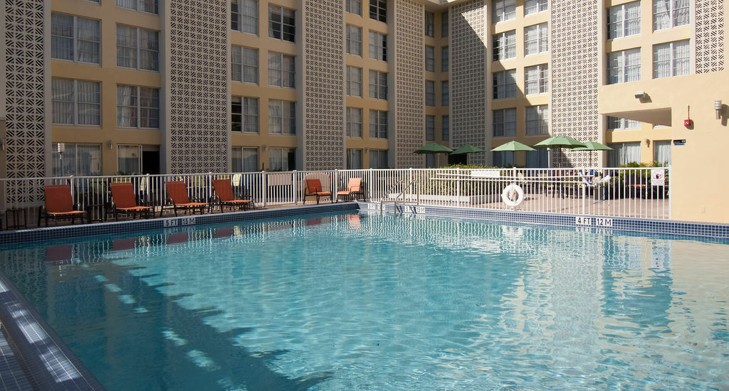 Courtyard Miami Coral Gables Exterior foto